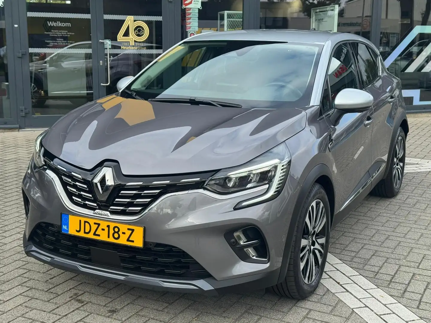 Renault Captur E-Tech Plug-in Hybrid 160 Serie Limitée E-TECH | D Grijs - 2