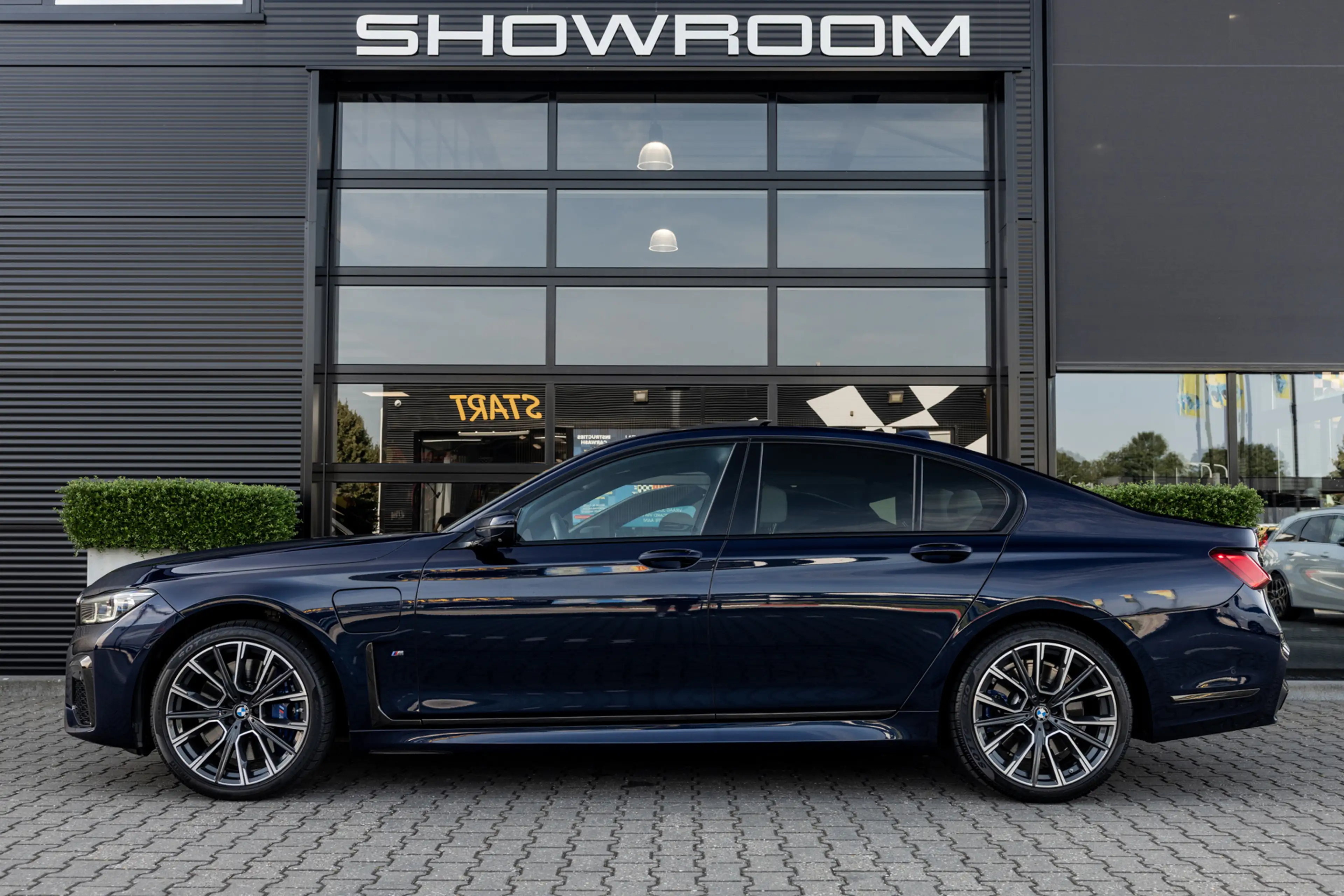 BMW 745 7-serie 745e M-Sport, Pano, ACC, H&K Audio, Luchtv — photo 3