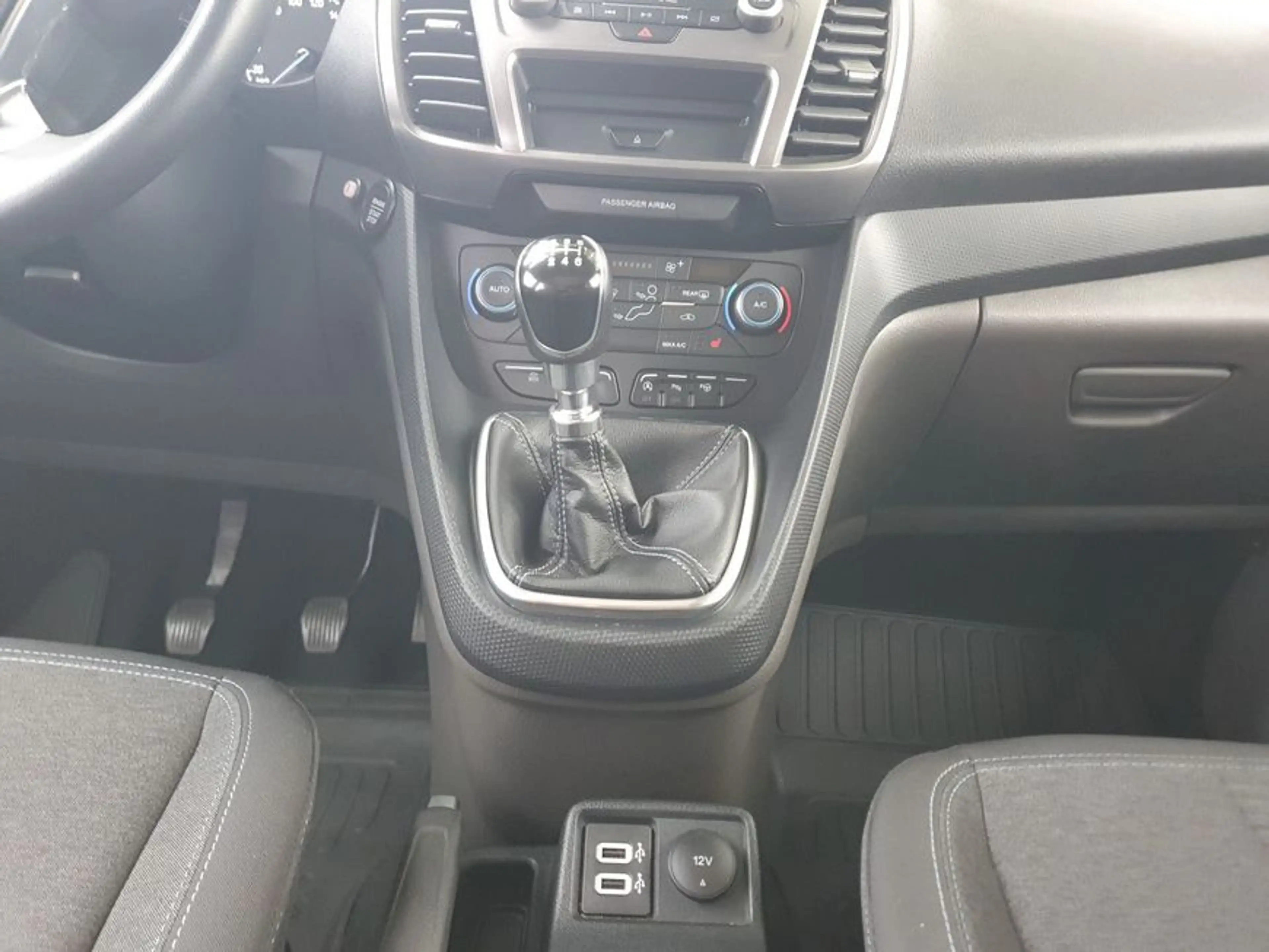 Ford Grand Tourneo Connect 1.5 EcoBlue Start/Stop Activ — photo 14
