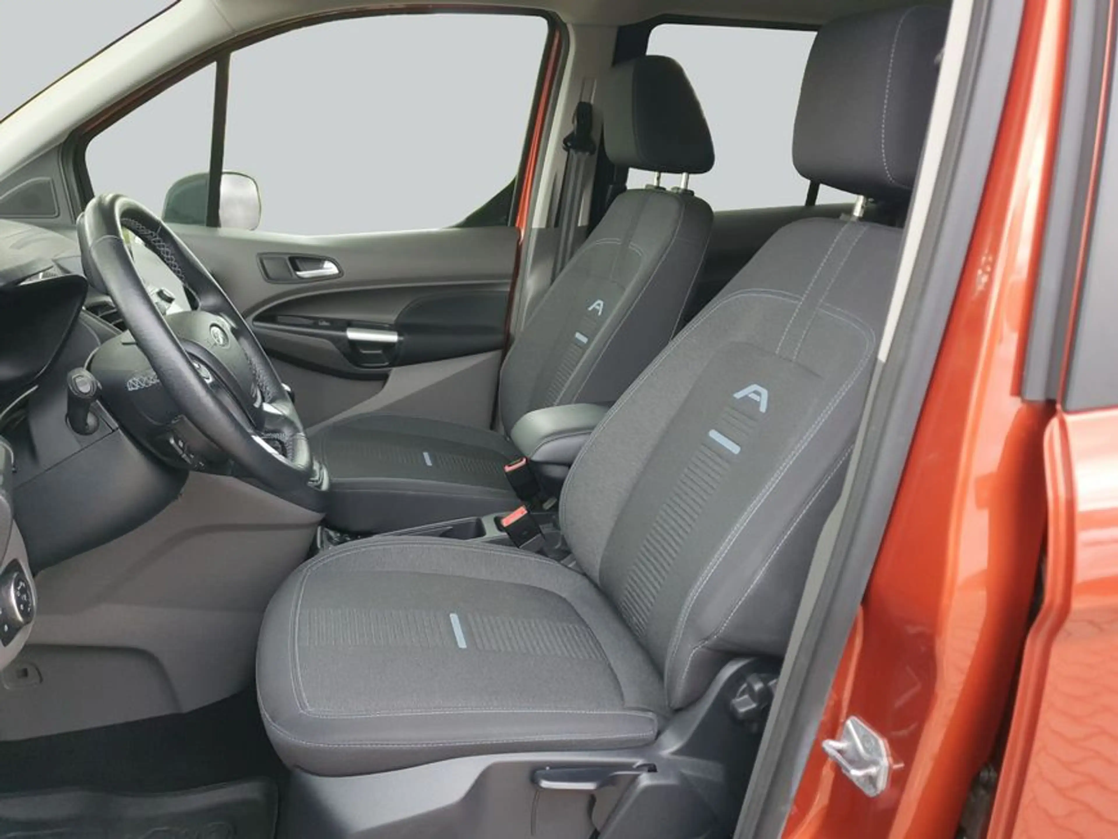 Ford Grand Tourneo Connect 1.5 EcoBlue Start/Stop Activ — photo 10