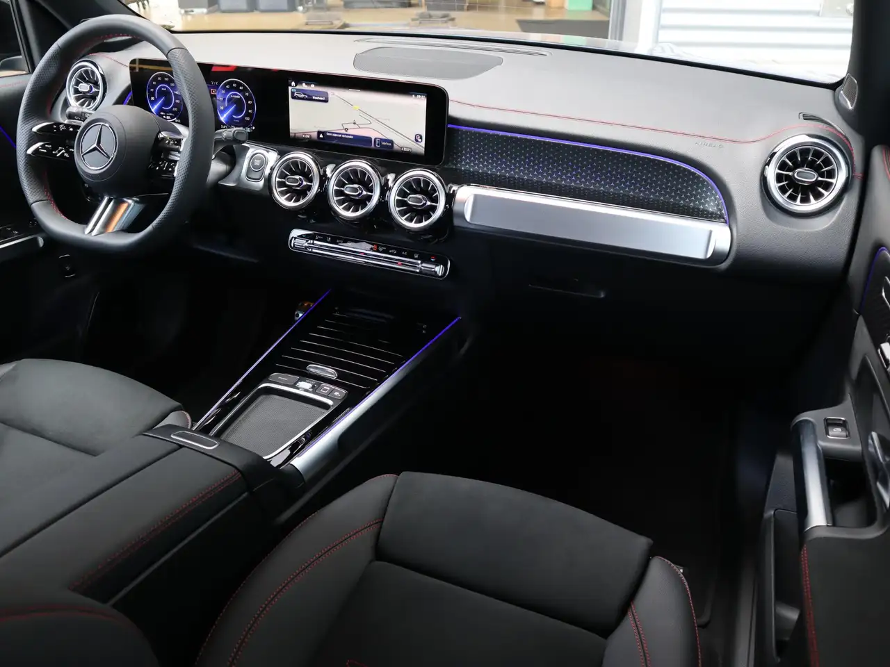 Mercedes-Benz EQB 250 2026