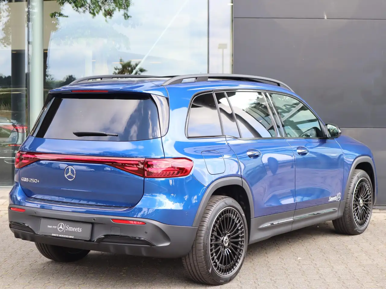 Mercedes-Benz EQB 250 2026