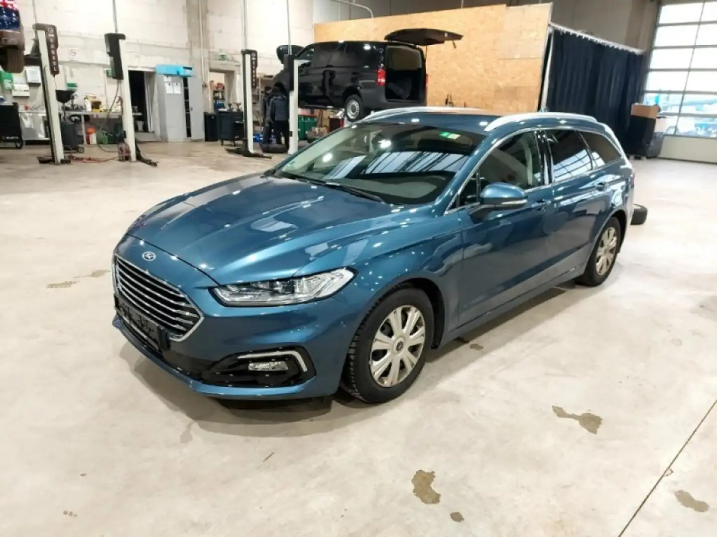 Ford Mondeo Titanium LED Navi Standheiz ACC AHK R.Cam Blau - 1