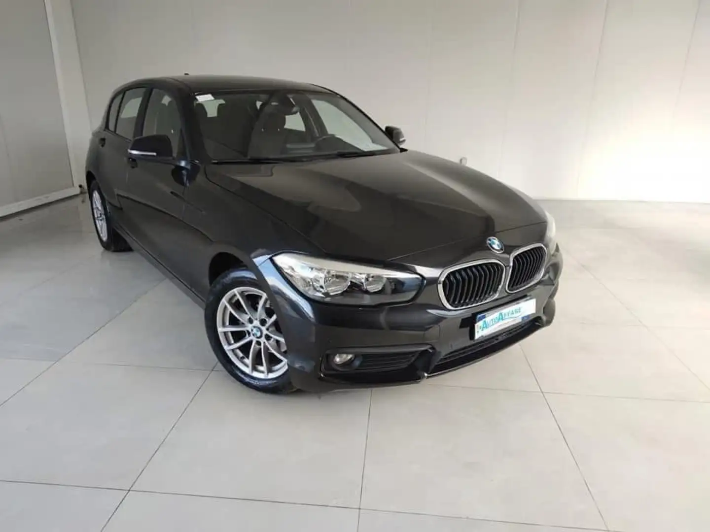 BMW 114 114d Business 5p - 1