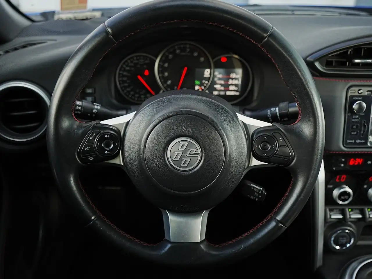 Subaru BRZ снимка Subaru BRZ