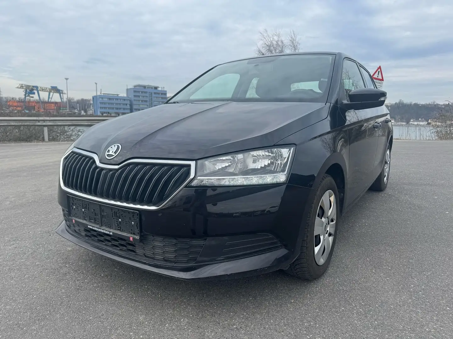 Skoda Fabia Active Schwarz - 2