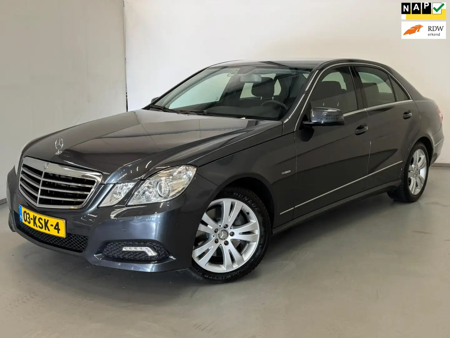 Mercedes-Benz E 250 CGI Avantgarde / NL-auto / Trekhaak Grau - 1