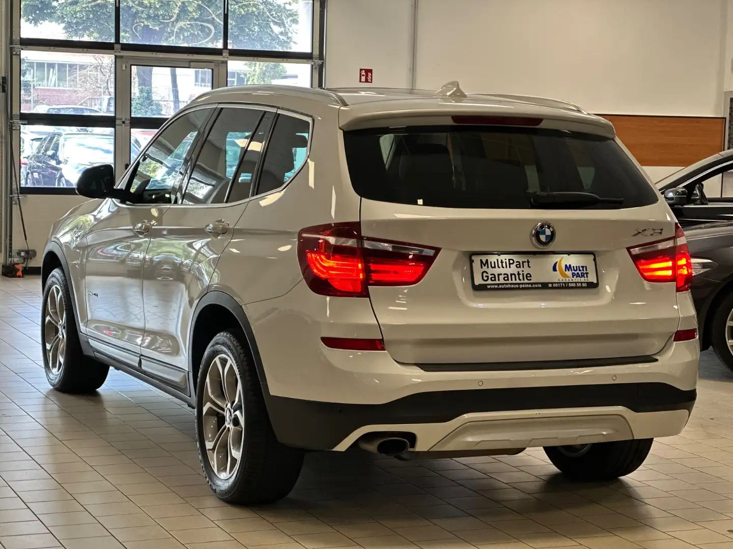 BMW X3 xD20dAut/NaviBus/Xen/Panor/Kamer/Temp/xLine Weiß - 2