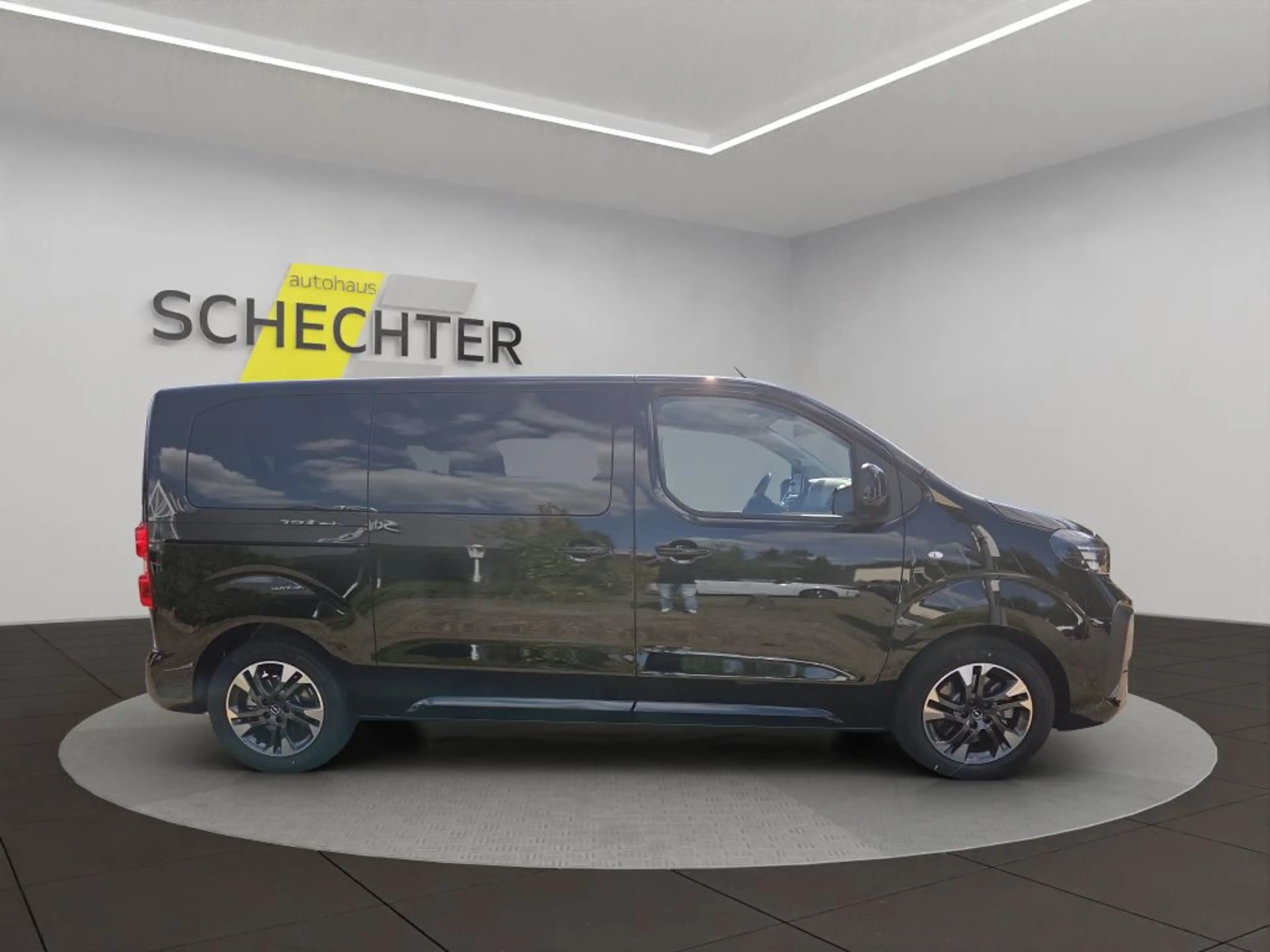 Opel Zafira 2.2 D Aut. 132 kW GS — photo 6