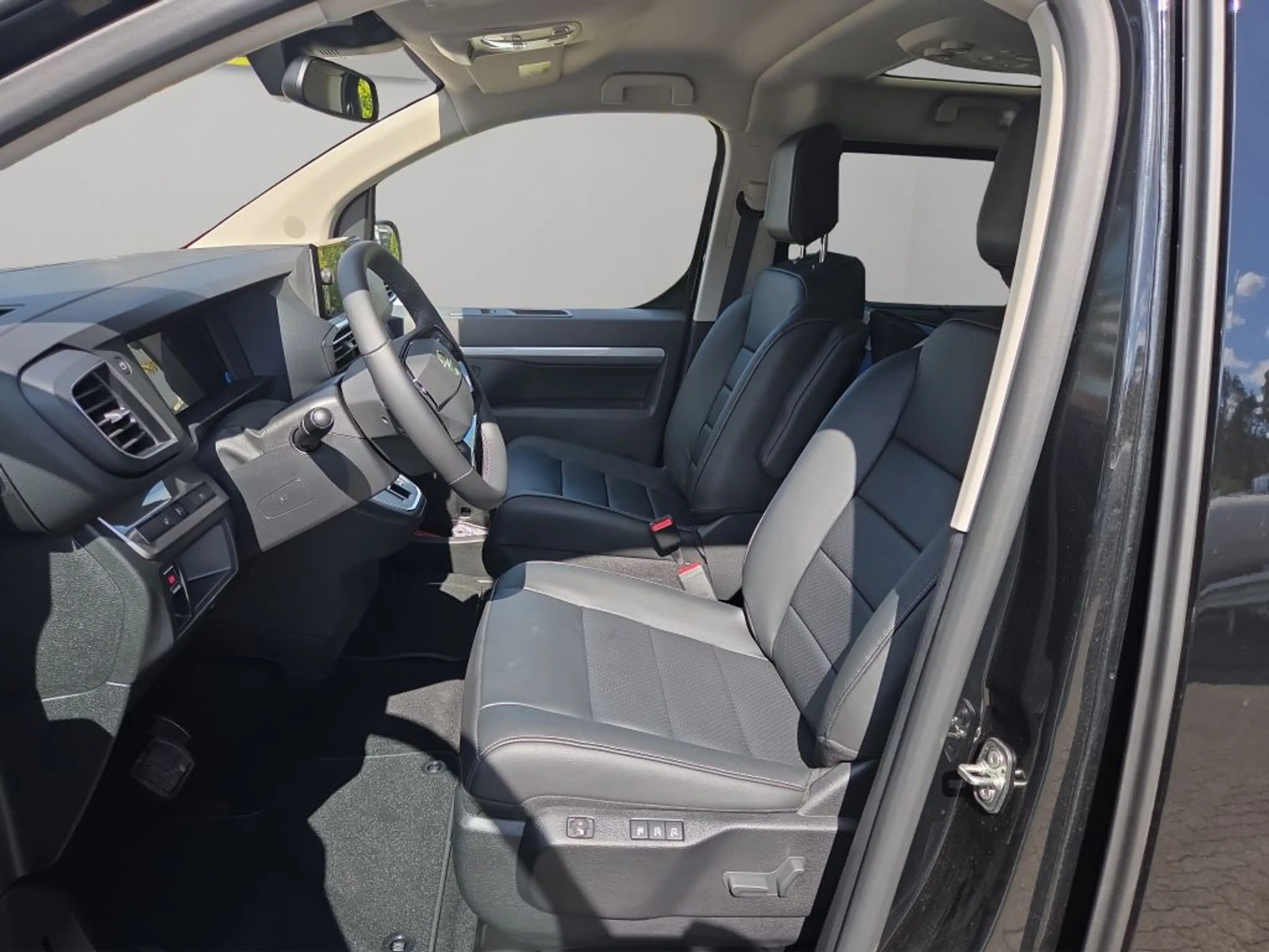 Opel Zafira 2.2 D Aut. 132 kW GS — photo 9