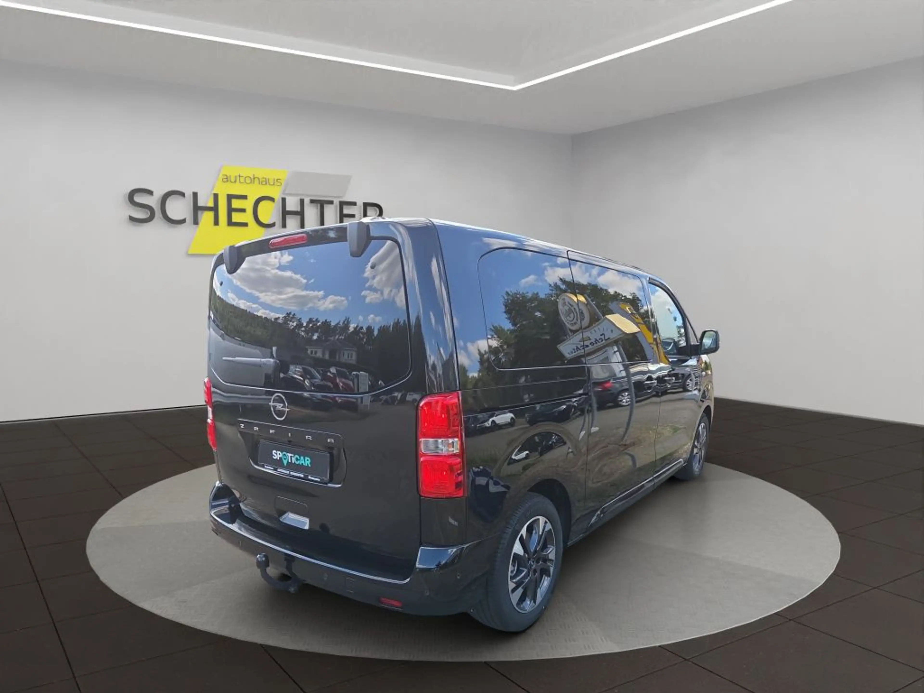 Opel Zafira 2.2 D Aut. 132 kW GS — photo 5