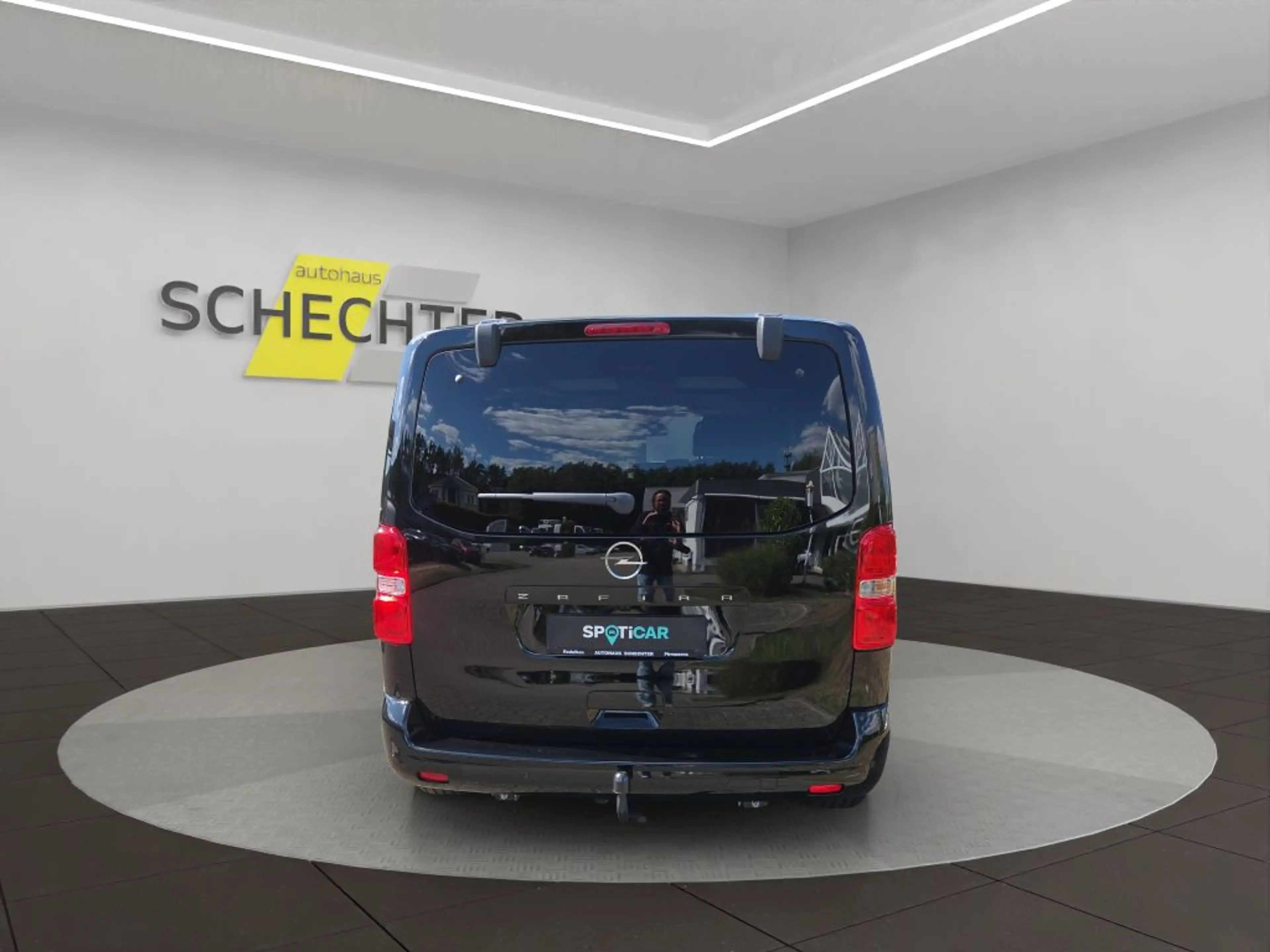 Opel Zafira 2.2 D Aut. 132 kW GS — photo 4