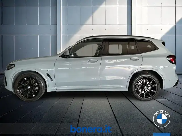 BMW X3 view 9