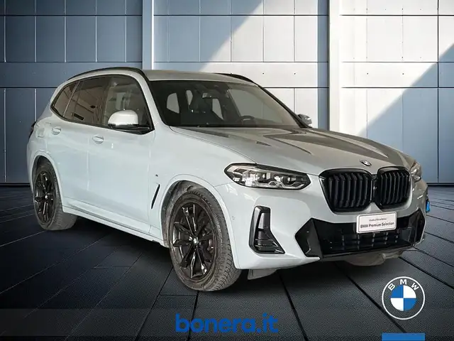 BMW X3 view 4
