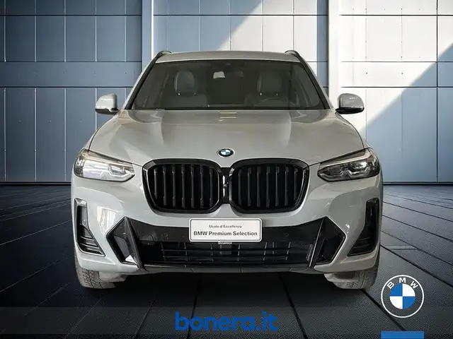 BMW X3 view 3