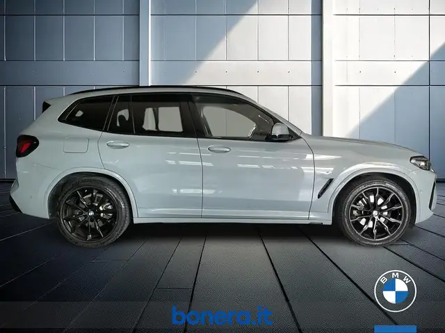 BMW X3 view 5