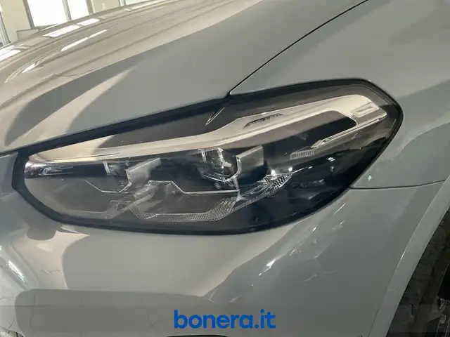 BMW X3 view 10