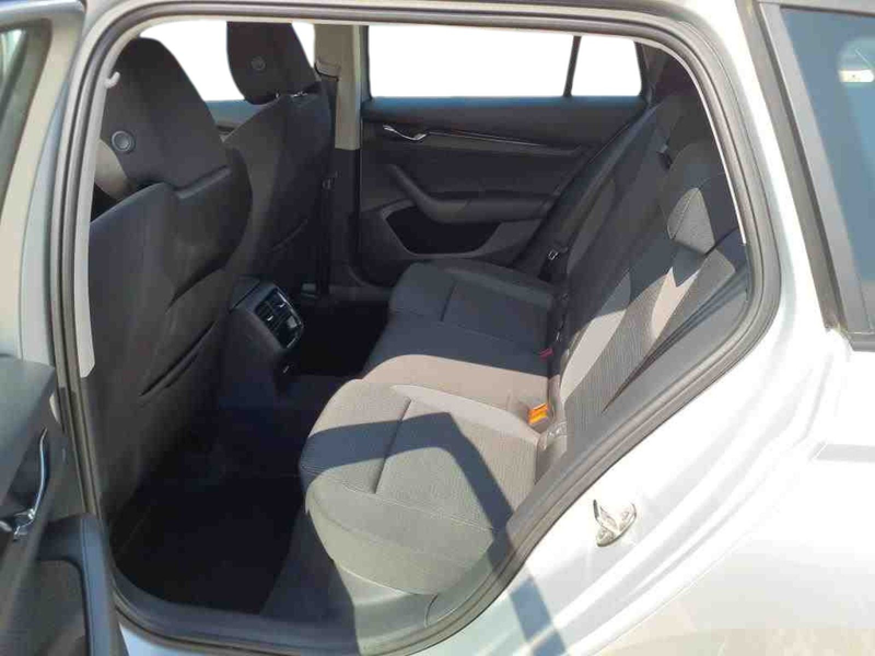 Skoda Octavia Combi 1.0TSI Ambition AHK LED Navi ACC — photo 6