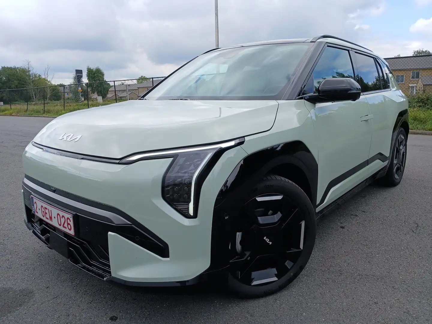 Kia EV3 GT-Line 81,4 kWh FWD / Valckenier Aalst Šedá - 1