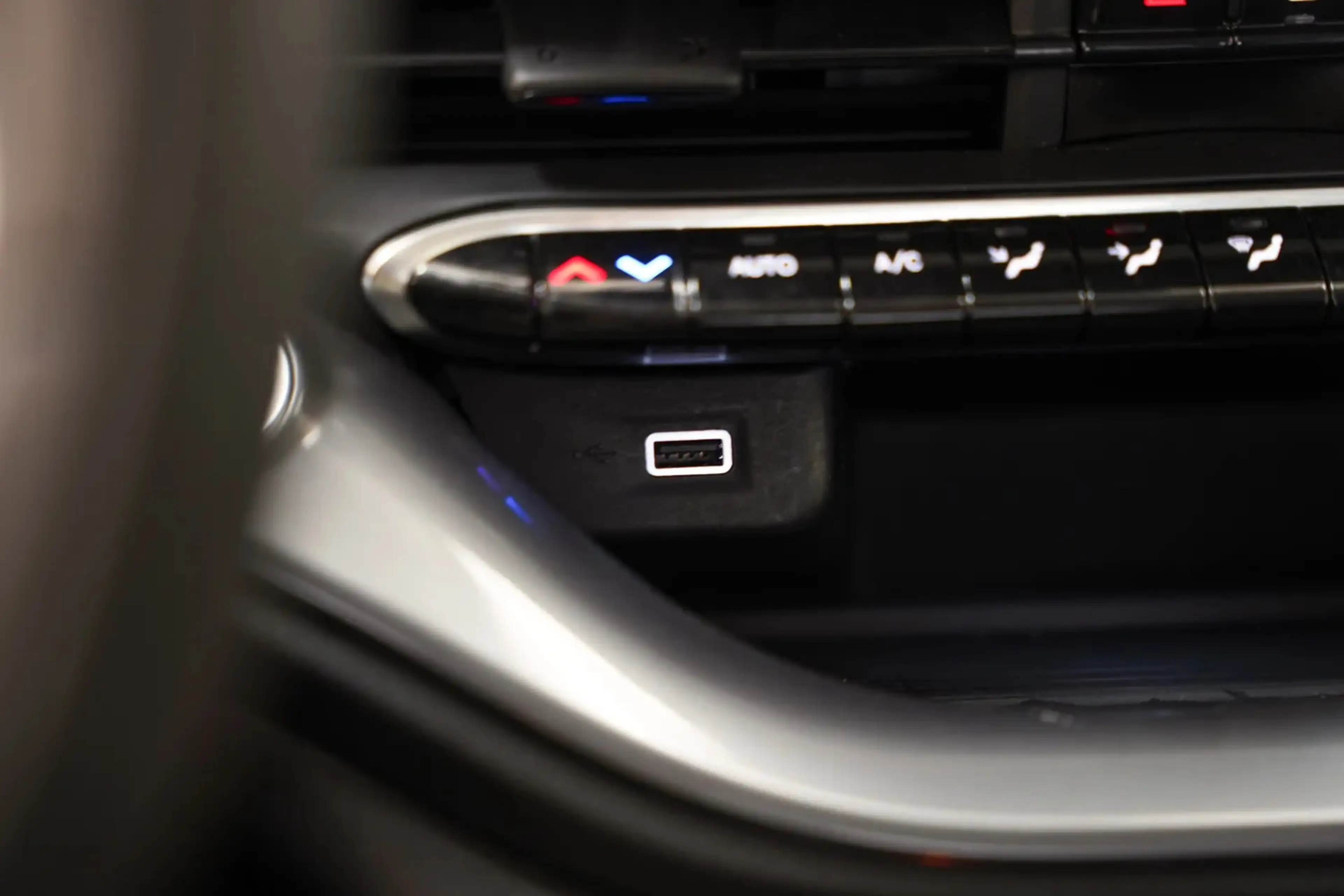 Fiat 500e Passion 42 kWh 3-Fase [ Navi Apple/Android Clima C — photo 9
