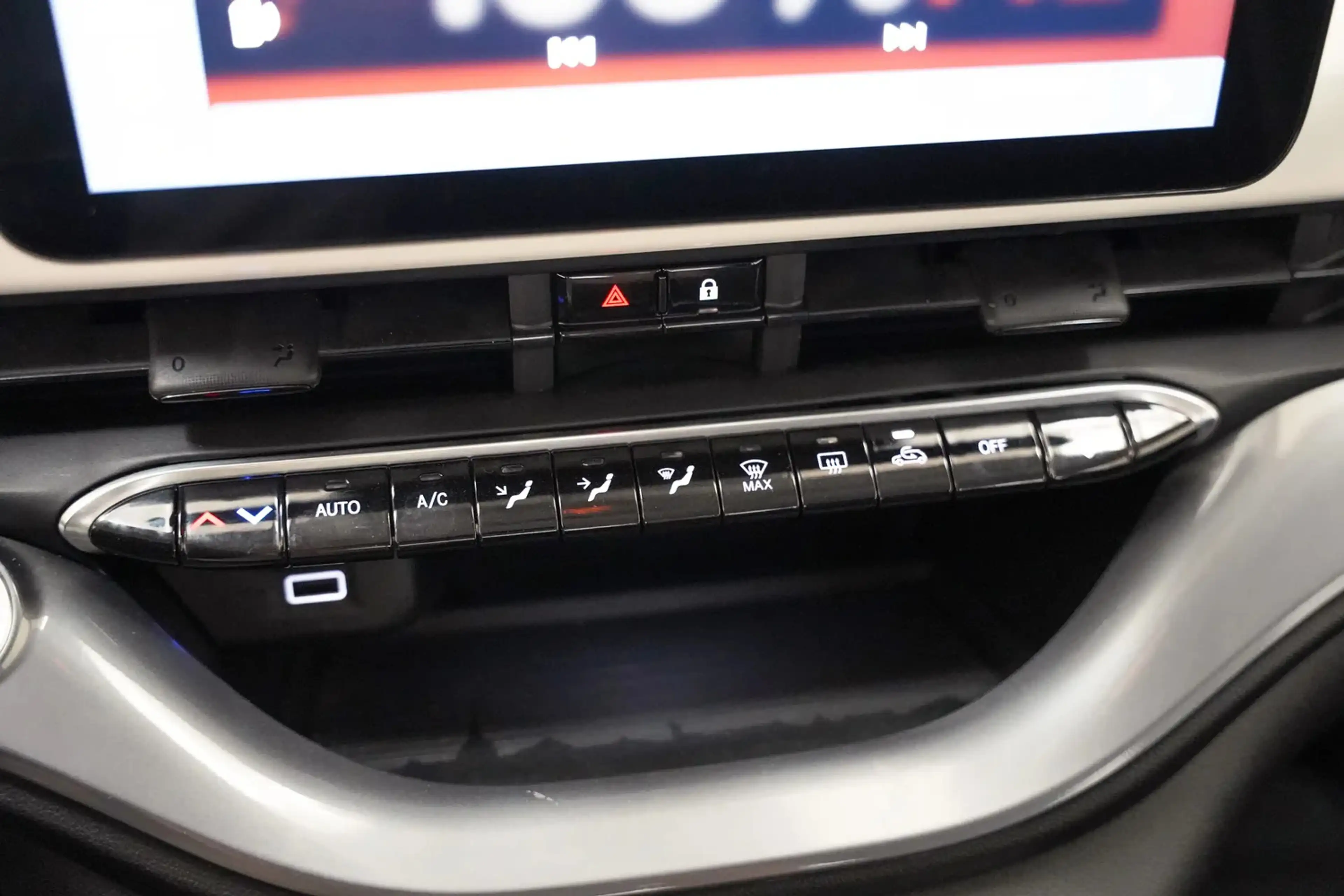 Fiat 500e Passion 42 kWh 3-Fase [ Navi Apple/Android Clima C — photo 7