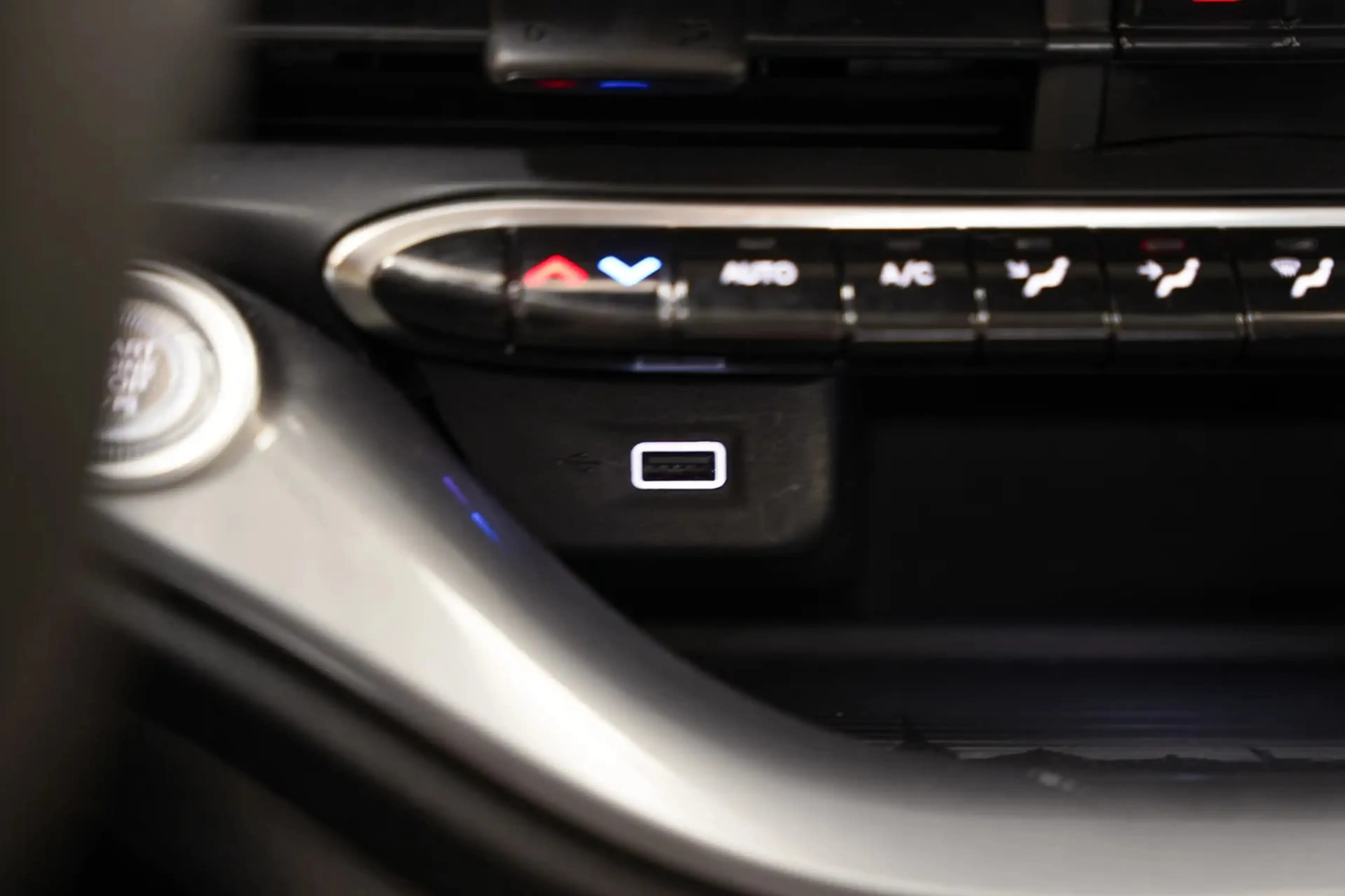 Fiat 500e Passion 42 kWh 3-Fase [ Navi Apple/Android Clima C — photo 8