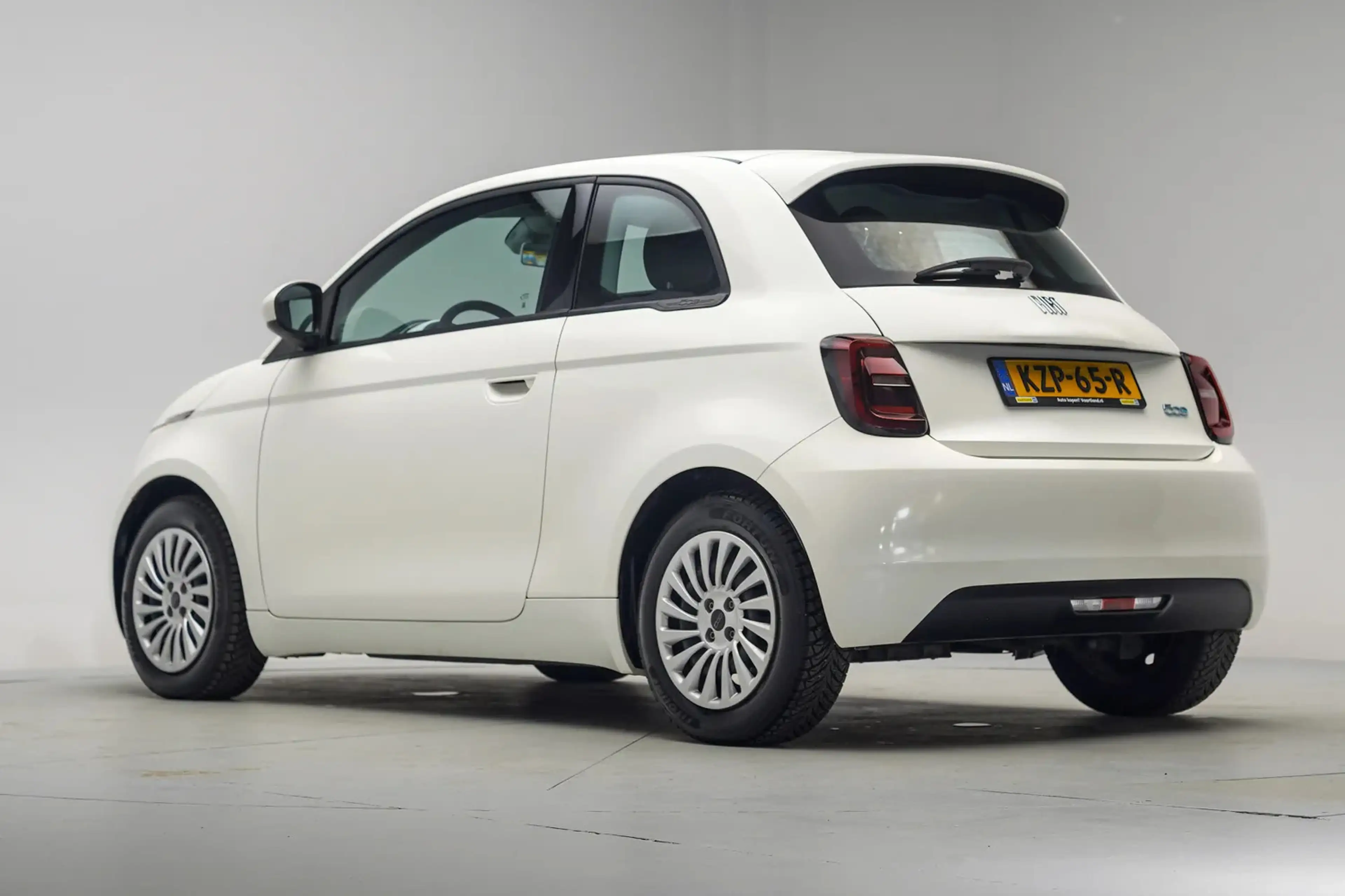 Fiat 500e Passion 42 kWh 3-Fase [ Navi Apple/Android Clima C — photo 3