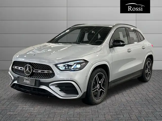 Mercedes-Benz GLA 180 d Automatic