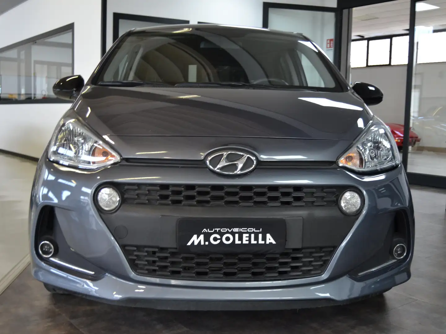 Hyundai i10 1.0 Tech Connect Pack Navi/Cruise/AppleCarPlay Grigio - 2