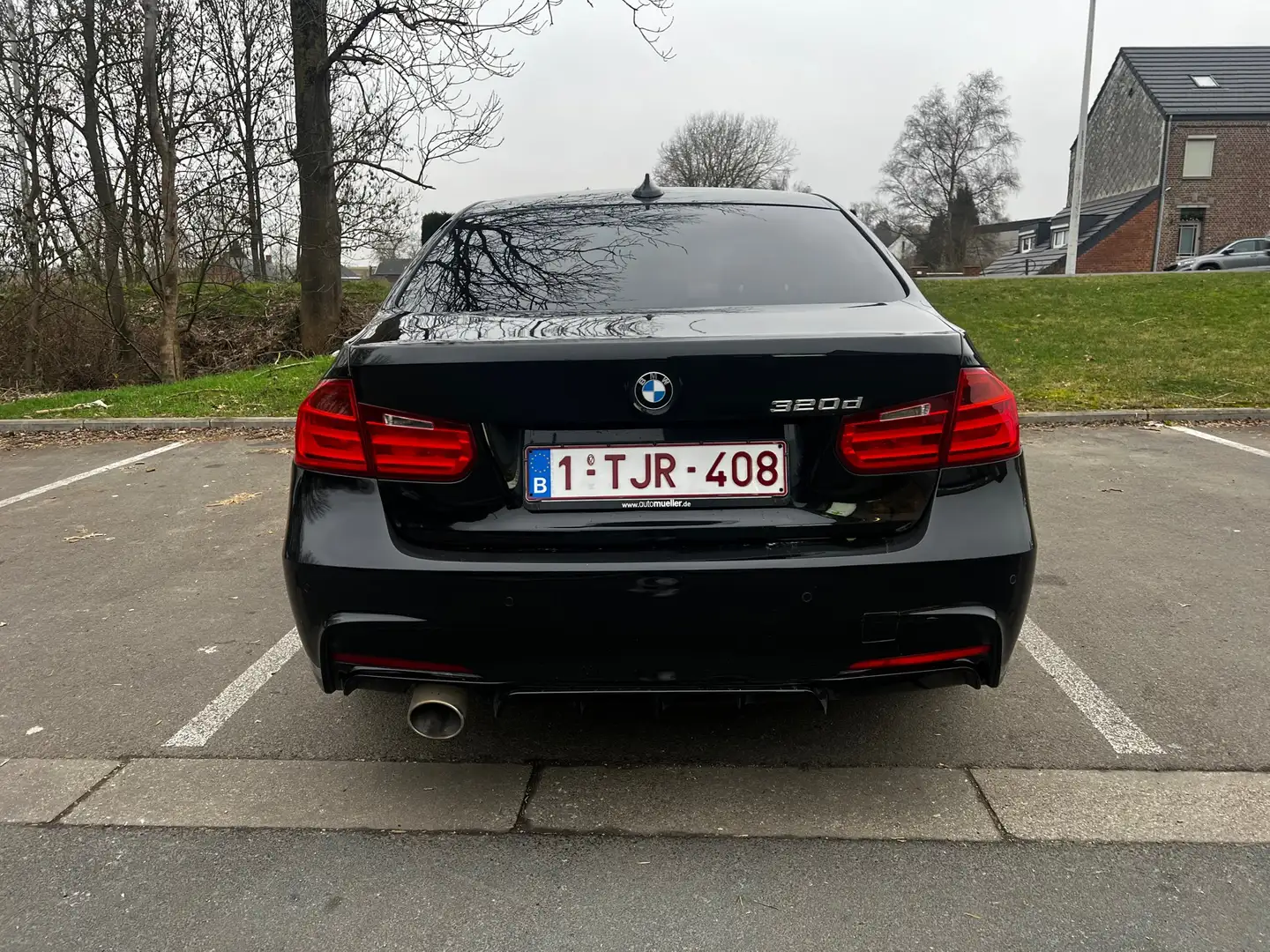 BMW 320 BMW 320d xDrive Noir - 2