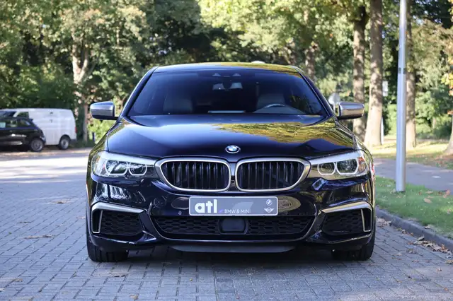 BMW 5 Series view 9