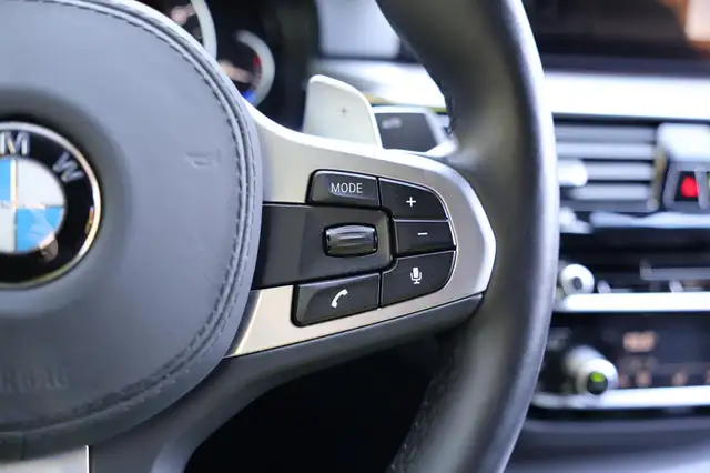 BMW 5 Series view 30