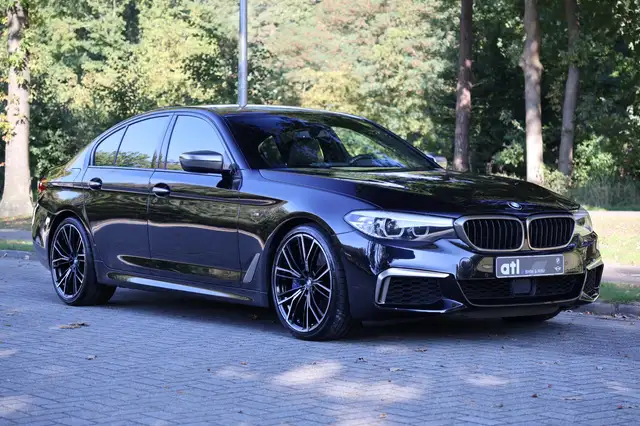 BMW 5 Series view 8