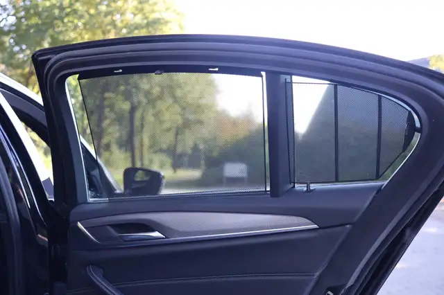 BMW 5 Series view 24