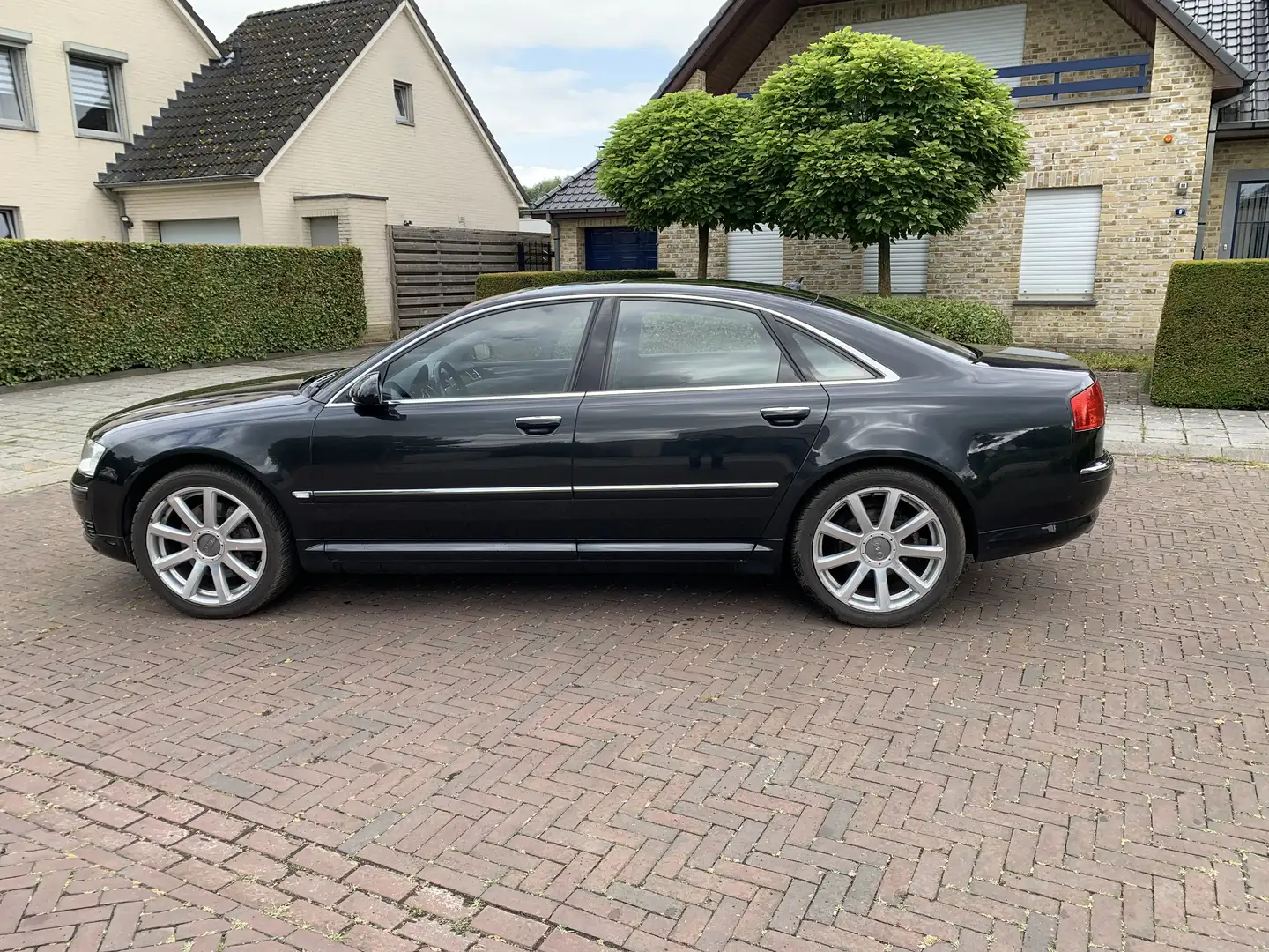 Audi A8 3.7 quattro Pro Line Nero - 2