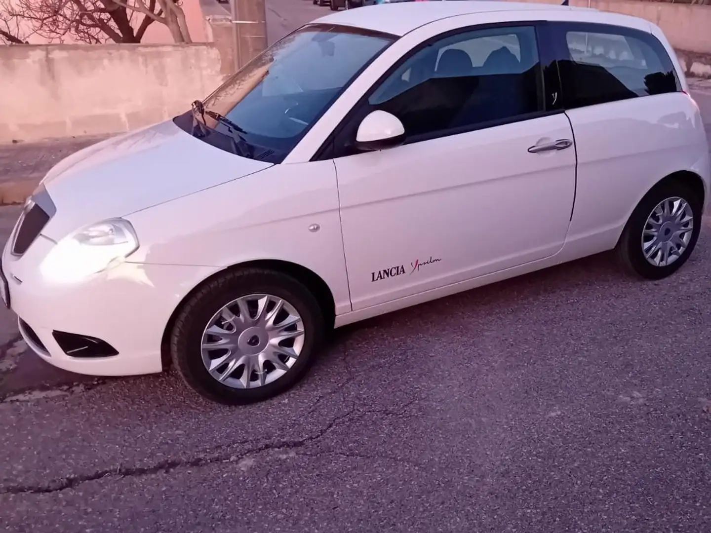Lancia Y PLATINO Bílá - 2