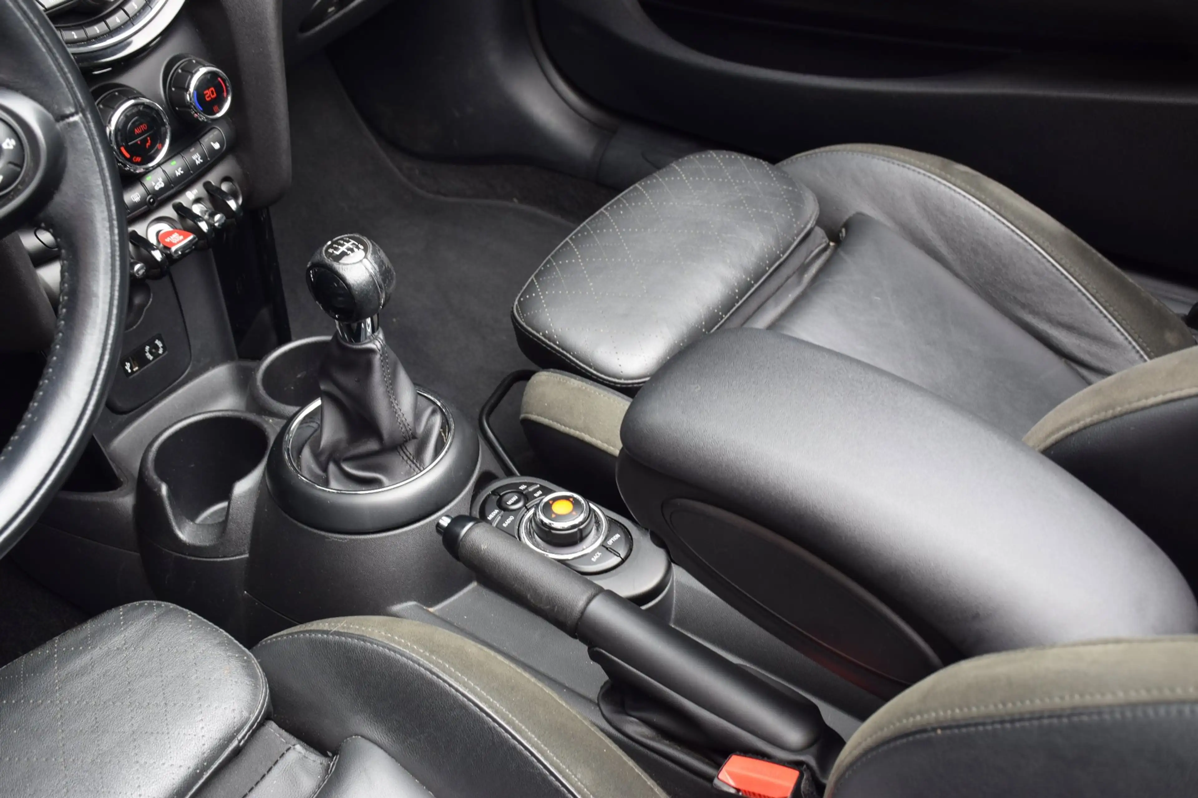 MINI One Cabrio 1.2 Pepper/Goed onderhouden/NW banden/Stoelverwarm — photo 12