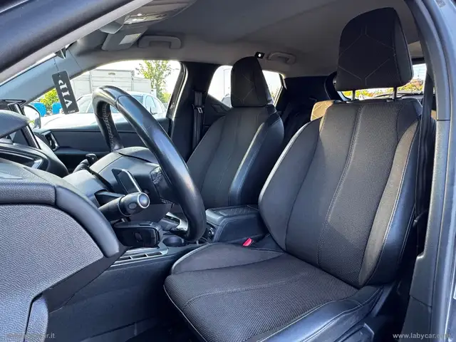 DS Automobiles DS 3 Crossback view 6