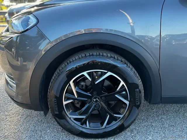 DS Automobiles DS 3 Crossback view 4