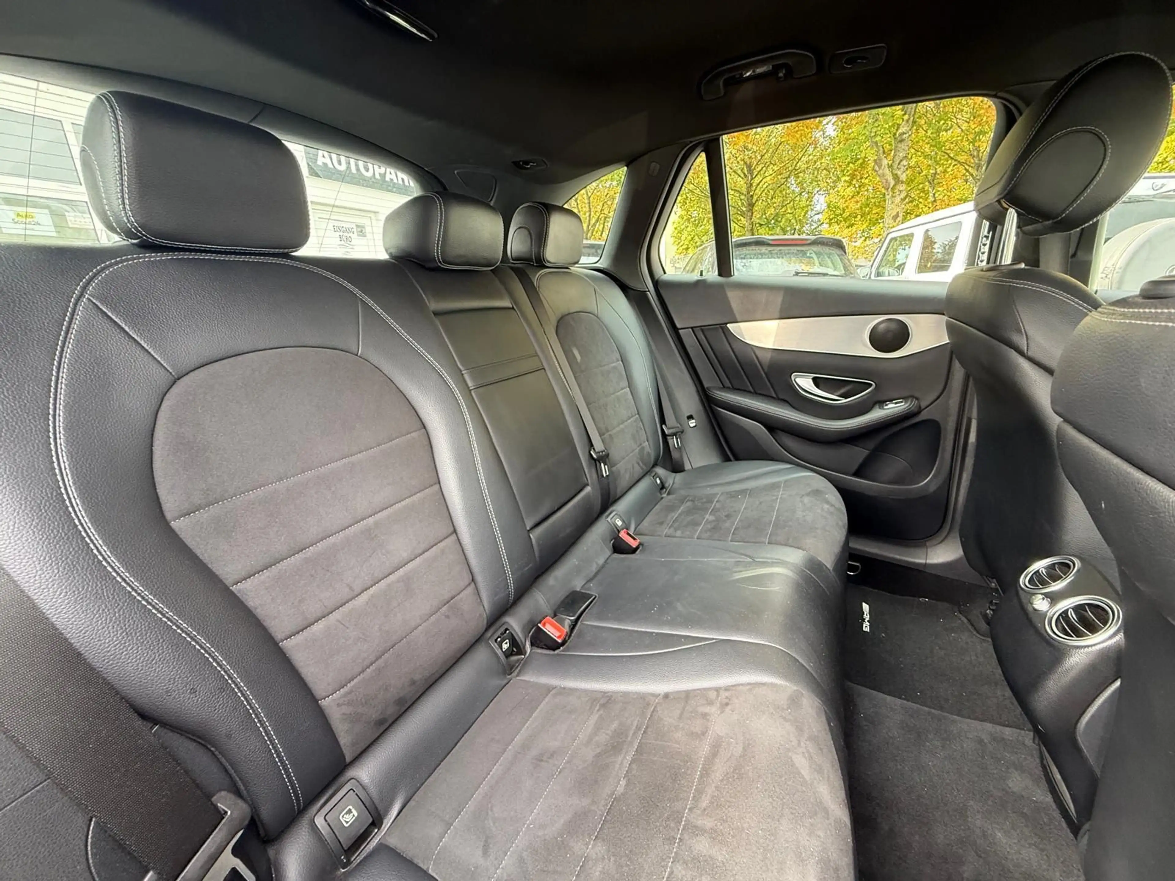 Mercedes-Benz GLC 250 *4M*AHK*2.HAND*ACC* — photo 11