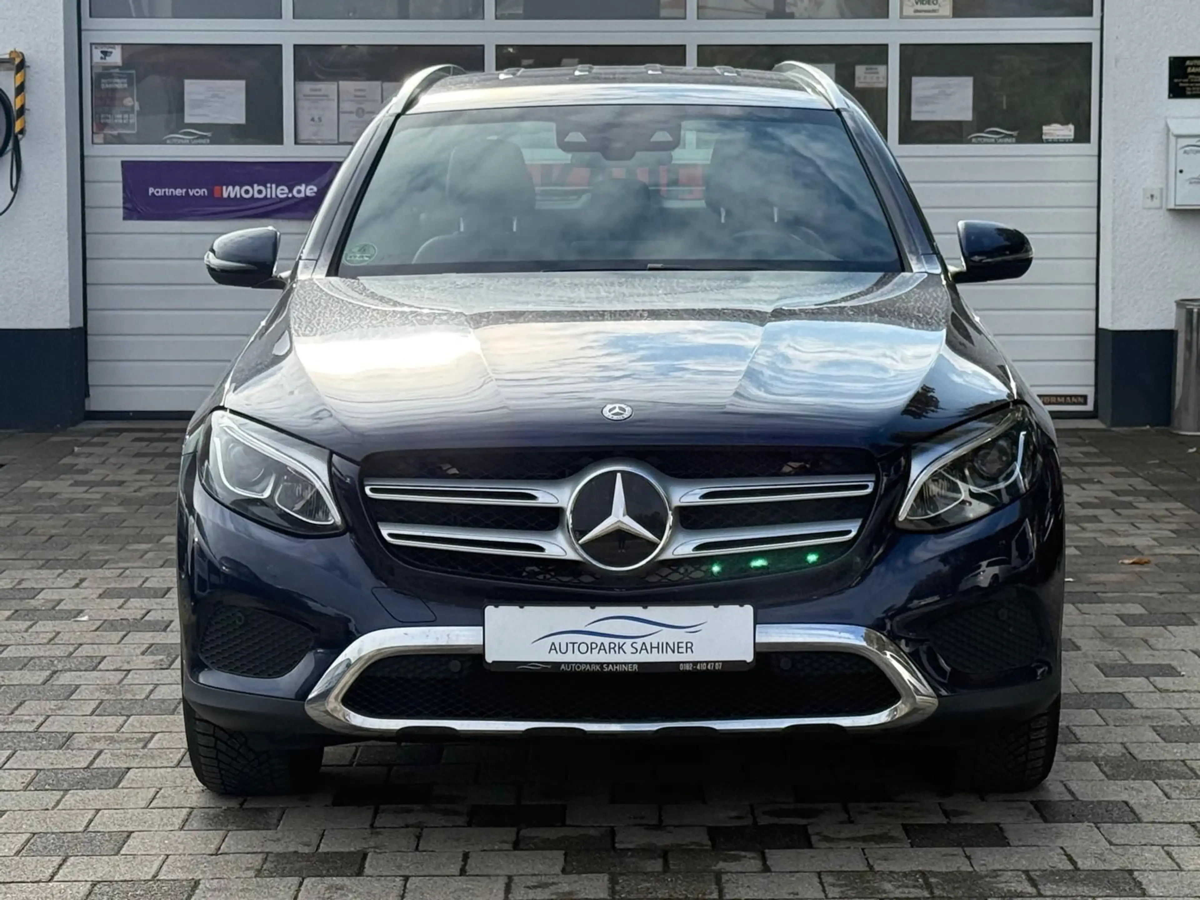 Mercedes-Benz GLC 250 *4M*AHK*2.HAND*ACC* — photo 3