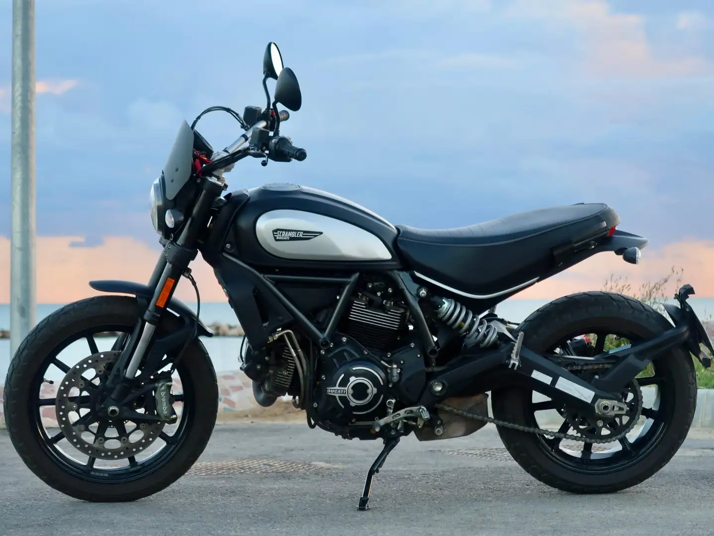 Ducati Scrambler Icon Dark Negru - 2