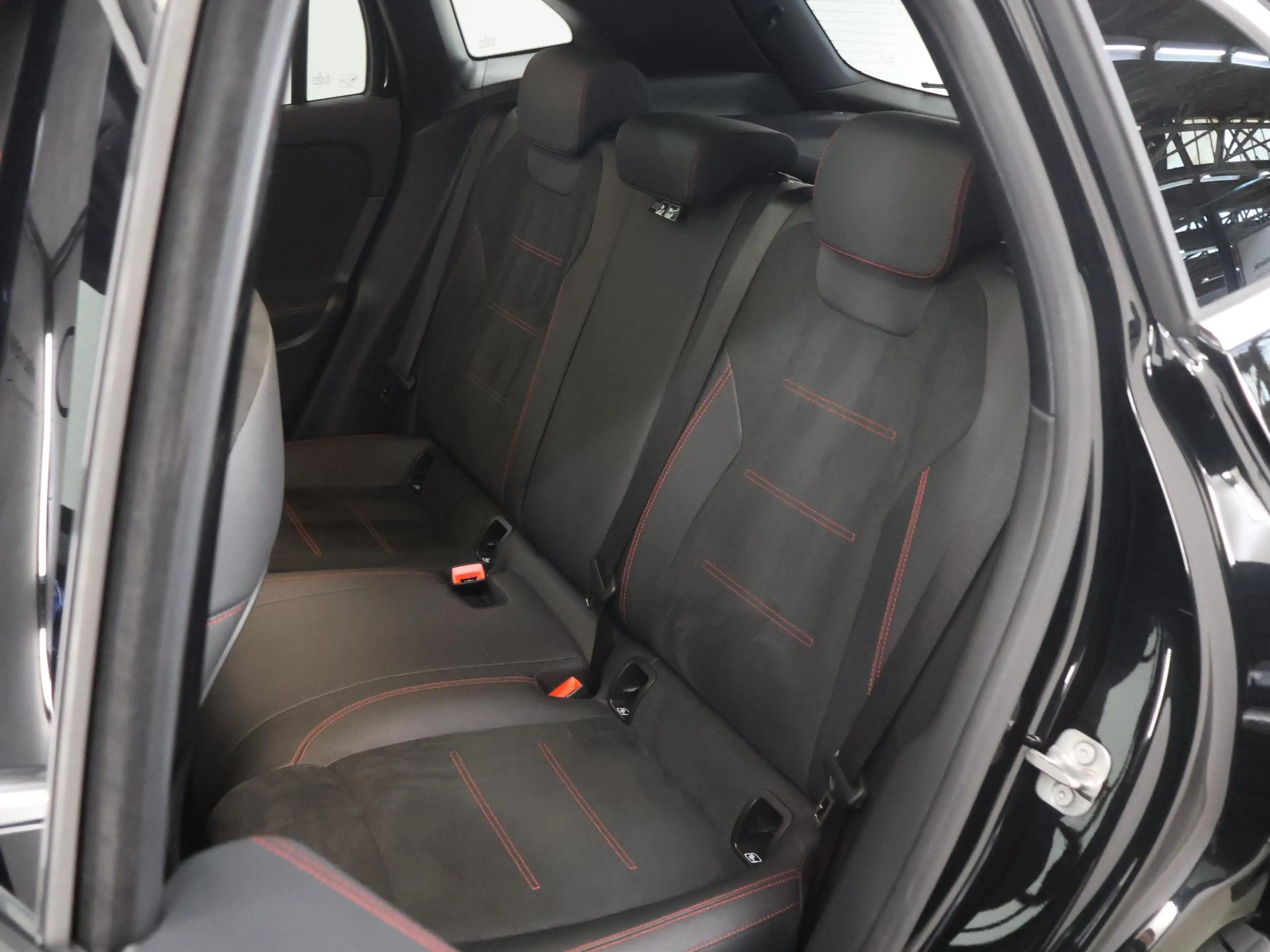 Mercedes-Benz GLA 250 e Business Solution AMG | Panoramadak | 360 graden — photo 11