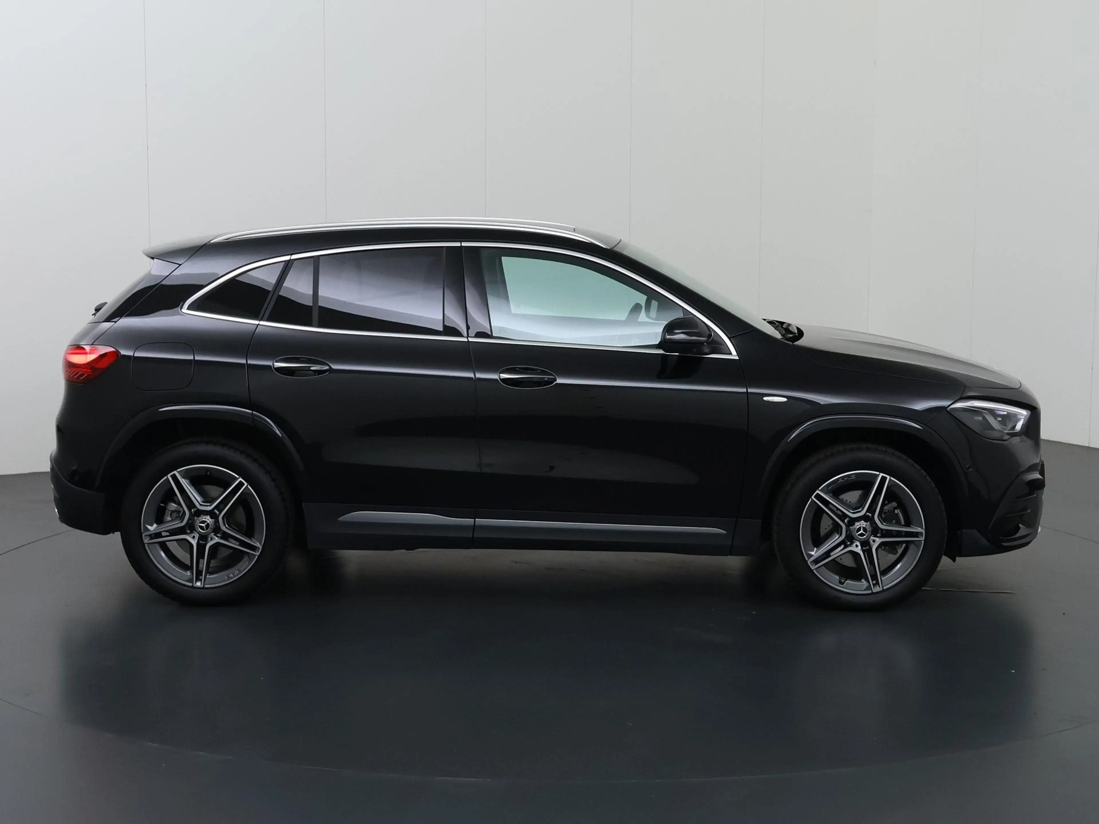 Mercedes-Benz GLA 250 e Business Solution AMG | Panoramadak | 360 graden — photo 6