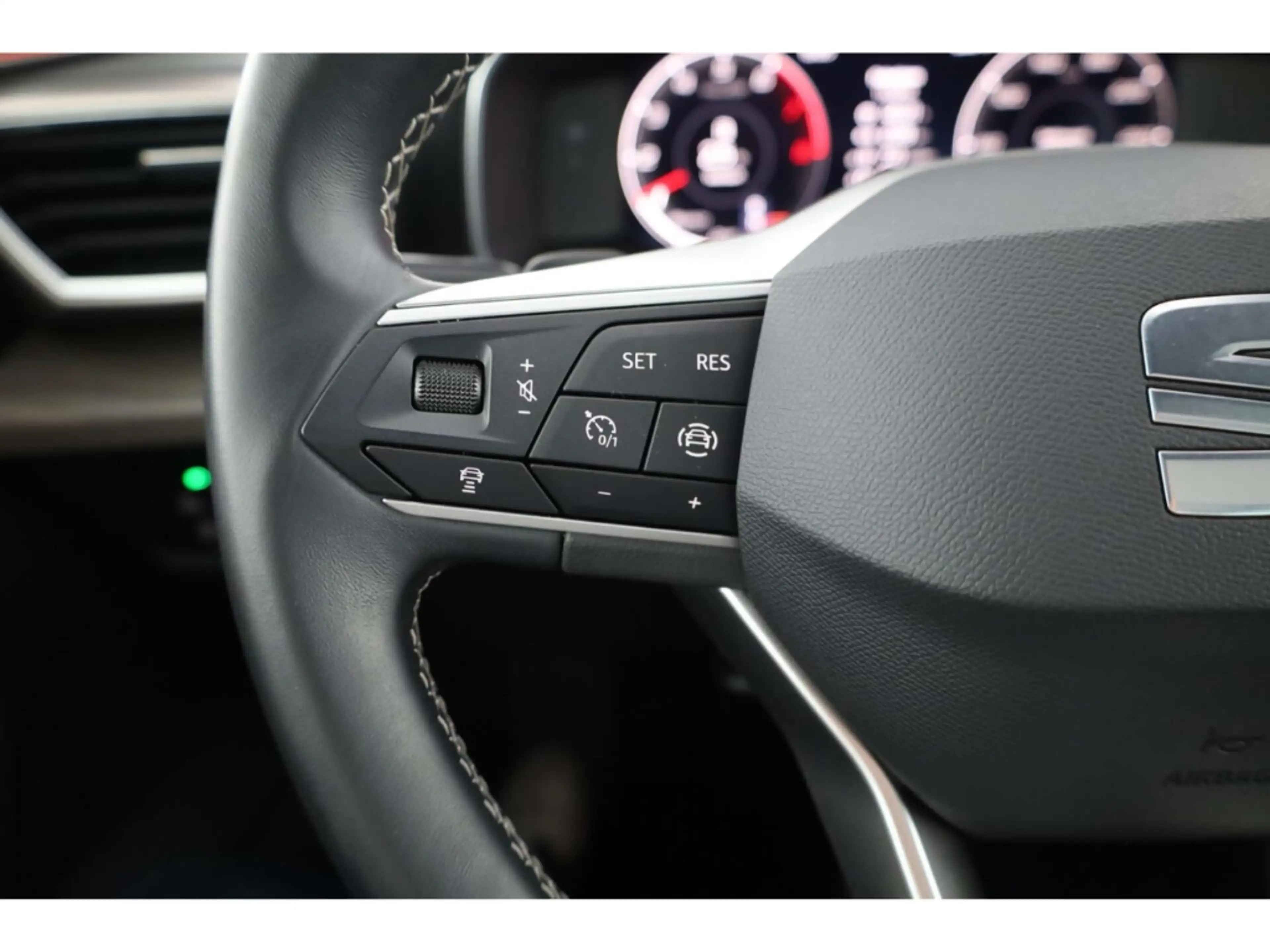 SEAT Leon Sportstourer 1.5 eTSI XCELLENCE — photo 14