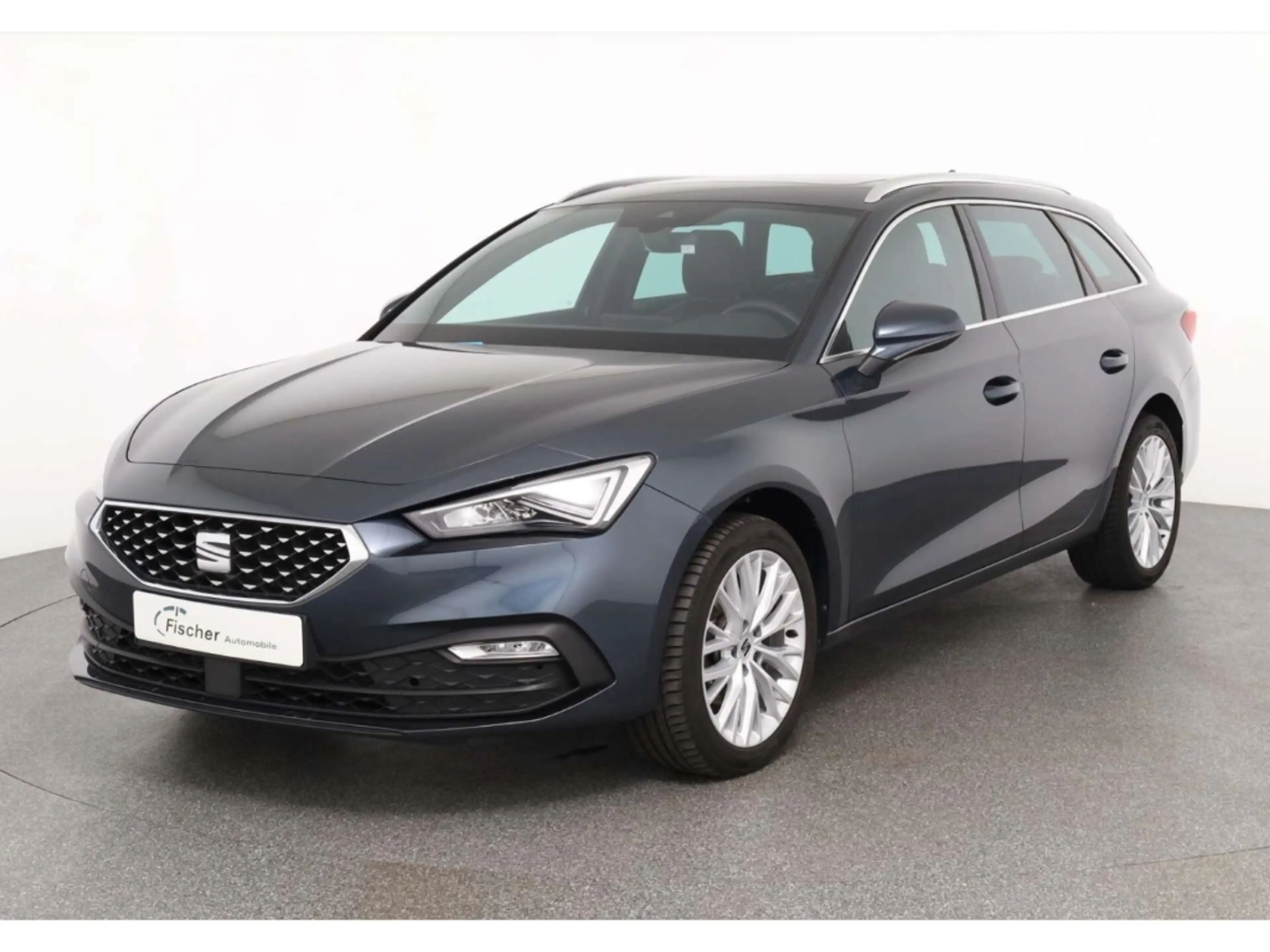 SEAT Leon Sportstourer 1.5 eTSI XCELLENCE — photo 2