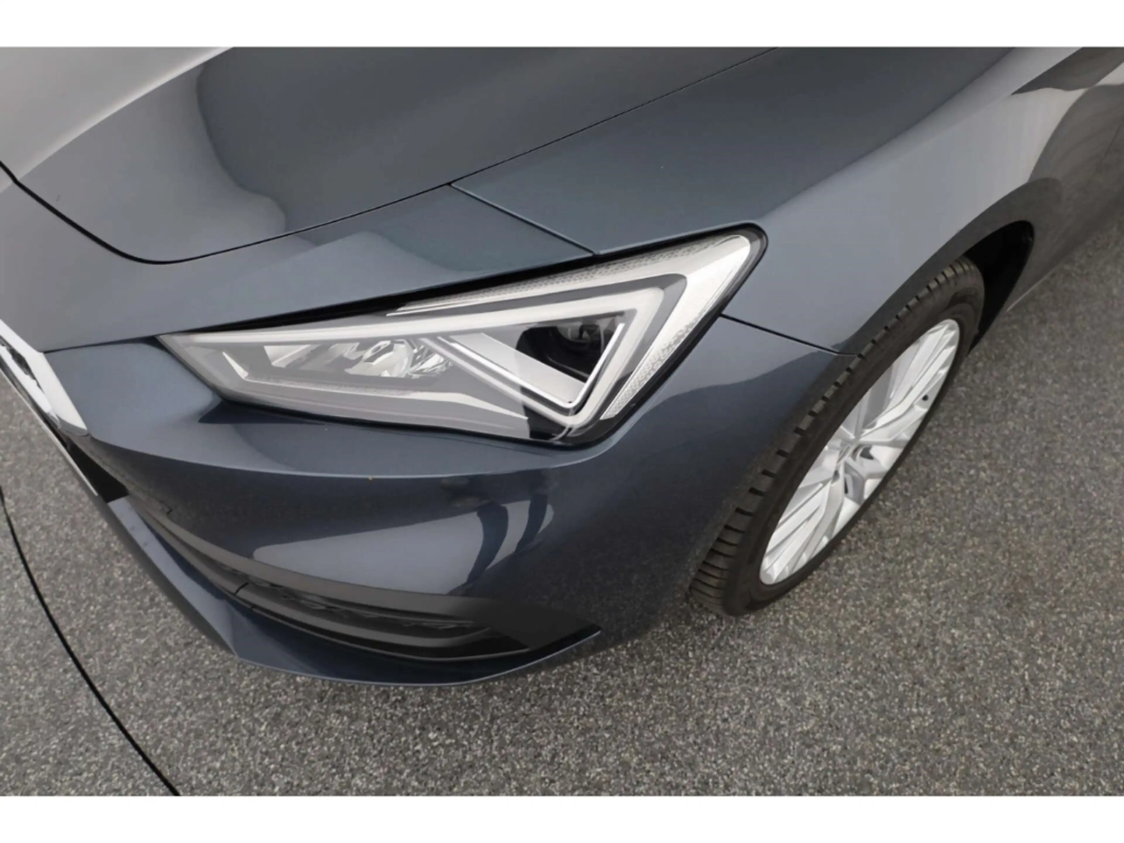 SEAT Leon Sportstourer 1.5 eTSI XCELLENCE — photo 7