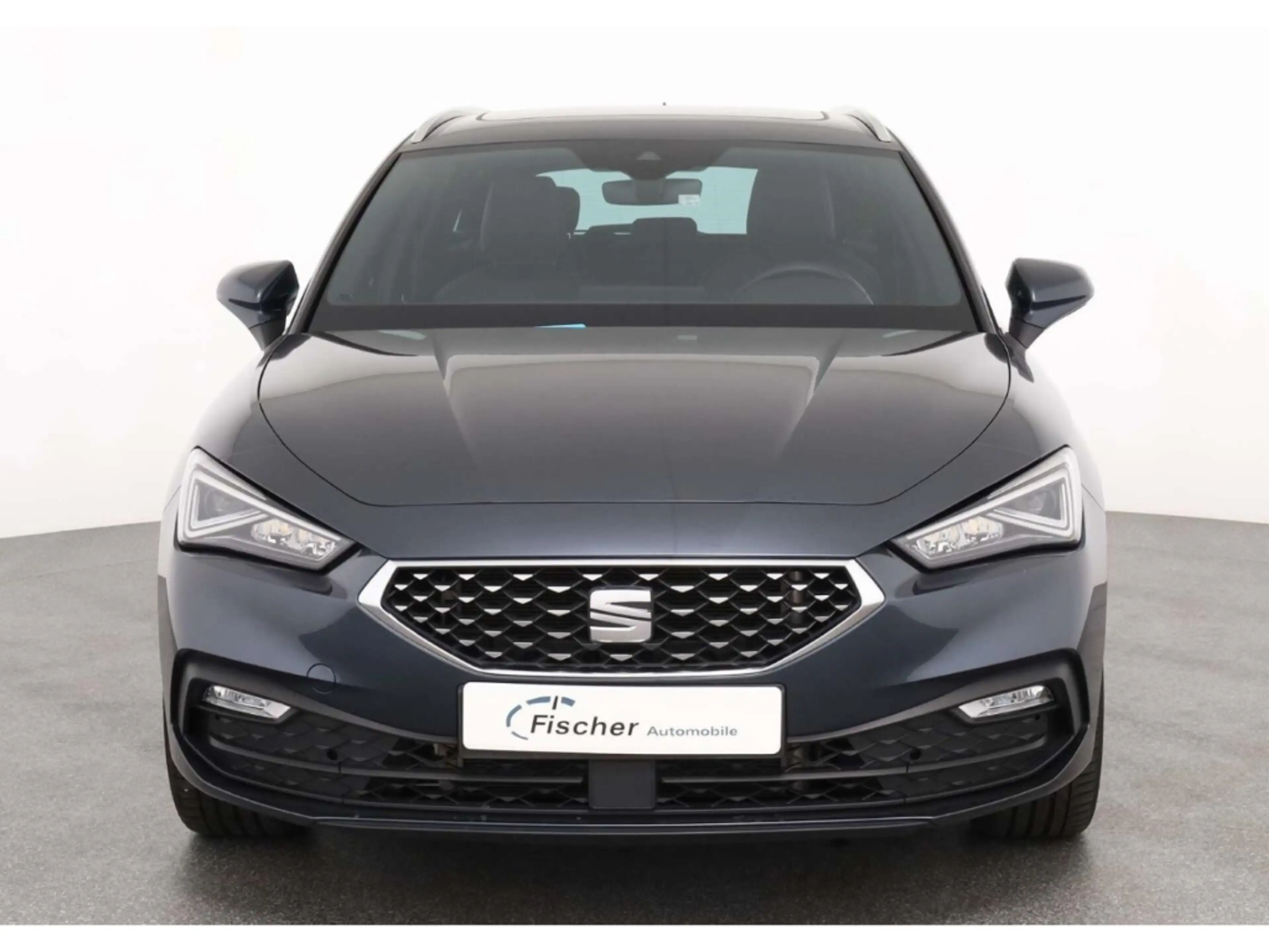 SEAT Leon Sportstourer 1.5 eTSI XCELLENCE — photo 3