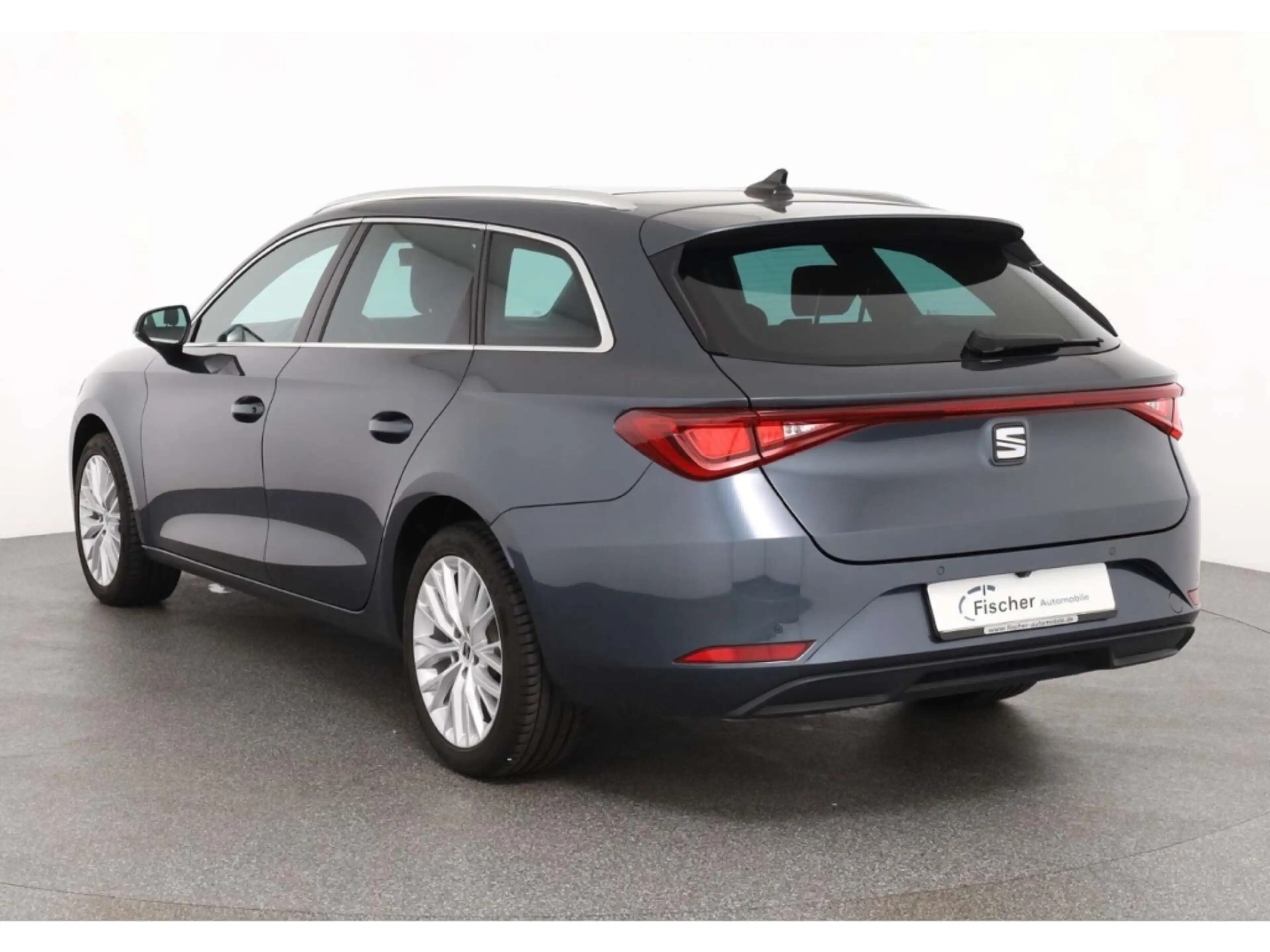 SEAT Leon Sportstourer 1.5 eTSI XCELLENCE — photo 4