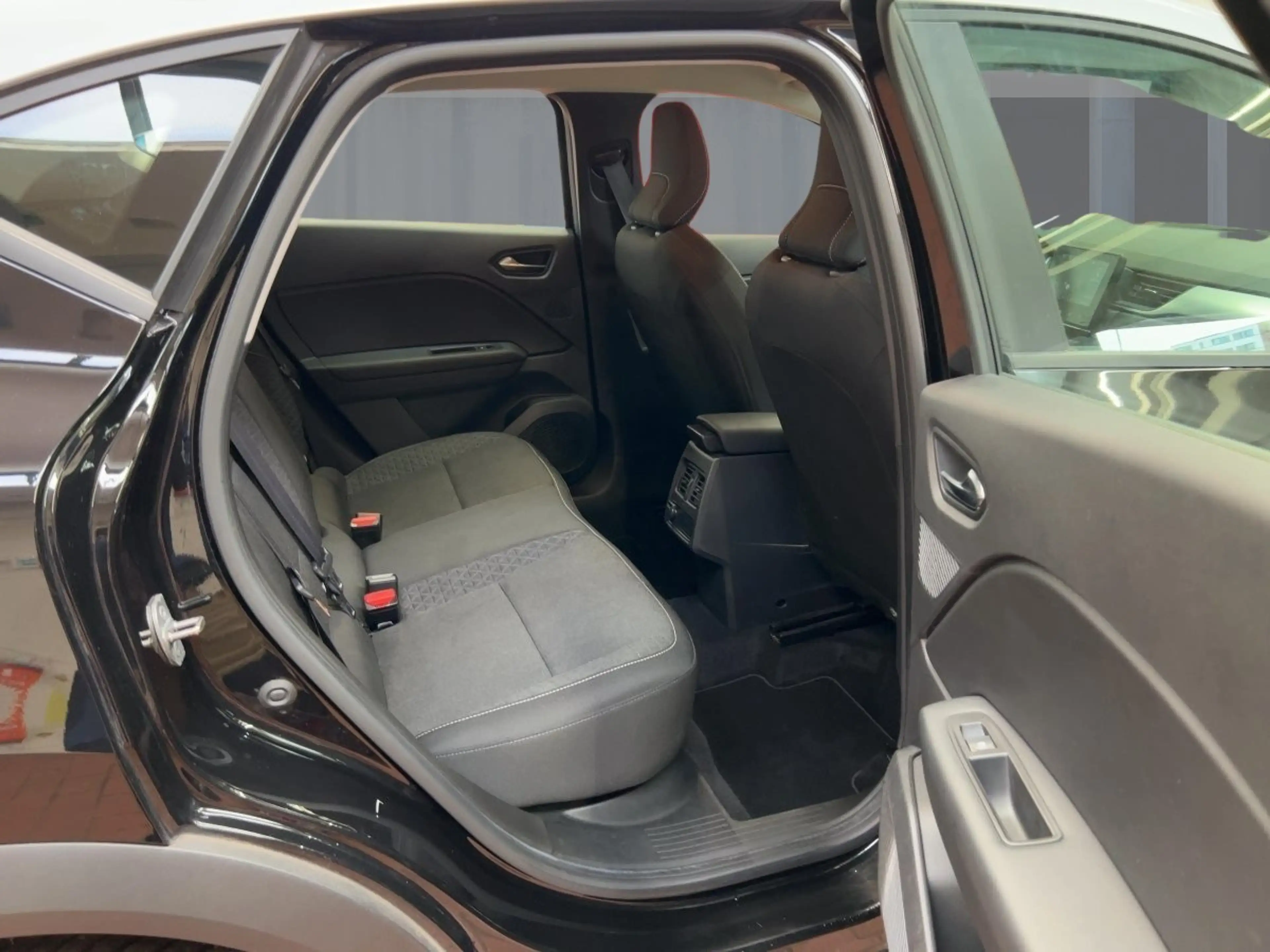 Renault Captur EVOLUTION TCe 140 Apple CarPlay SHZ PDC BT — photo 9